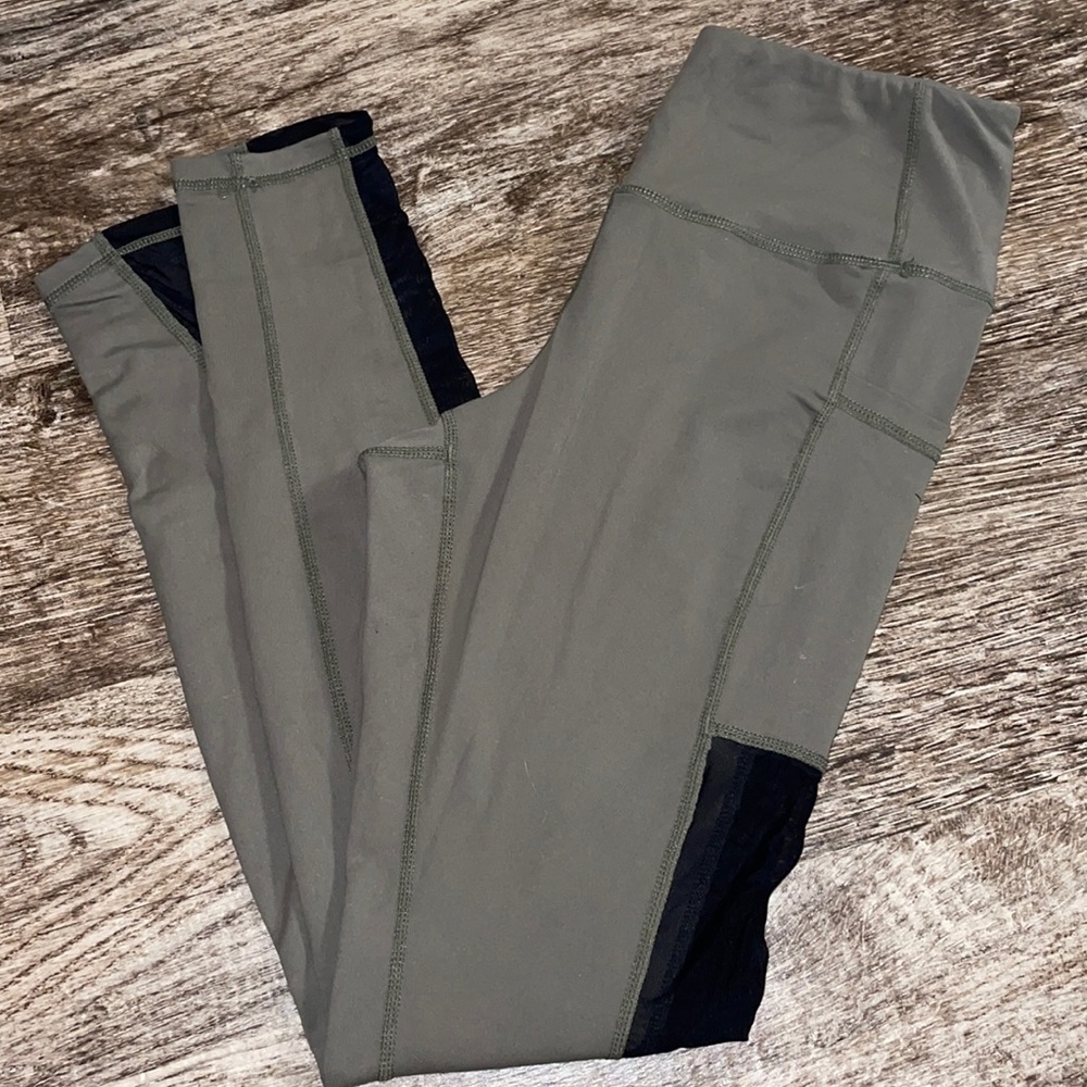 Ethos workout leggings with pockets